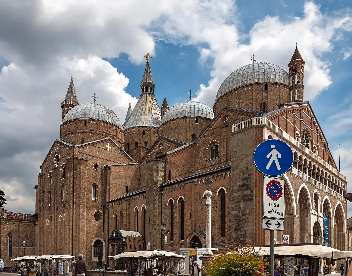 Three days in Padua itinerary: domes of the Basilica of Saint Anthony above the square on a clear afternoon