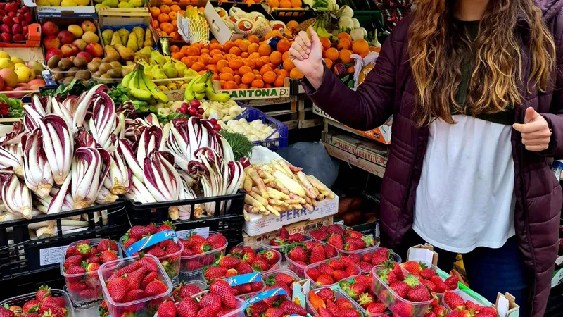 Market-to-osteria Padua food tour with wine and local tasters in Padua, Italy